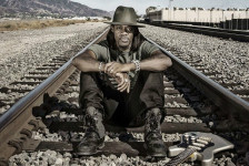 ERIC GALES «Middle Of The Road» (Provogue Records, 2017)