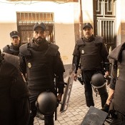 ANTIDISTURBIOS (Rodrigo Sorogoyen e Isabel Peña, 2020)