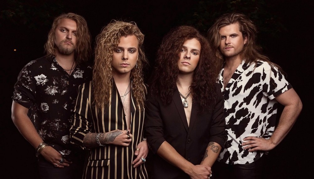 BLOODY HEELS - IGNITE THE SKY banda