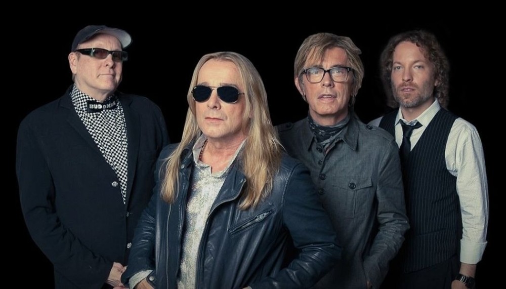 CHEAP TRICK - In another world_band