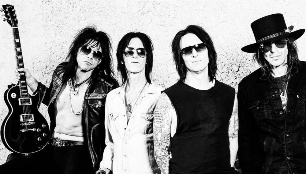 LA GUNS - RENEGADES banda