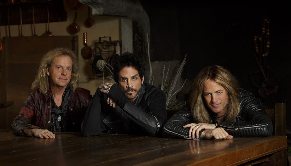 REVOLUTION SAINTS - Riseband