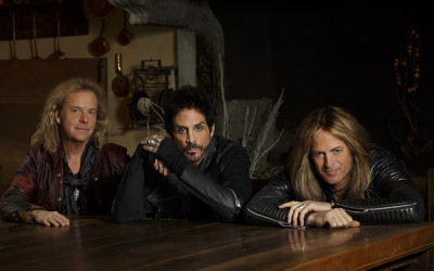 REVOLUTION SAINTS «Rise» (Frontiers Music, 2020)