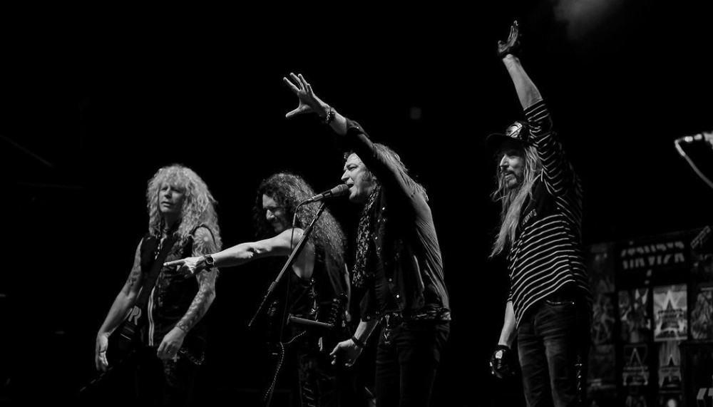 Stryper - even the devil believer BAND