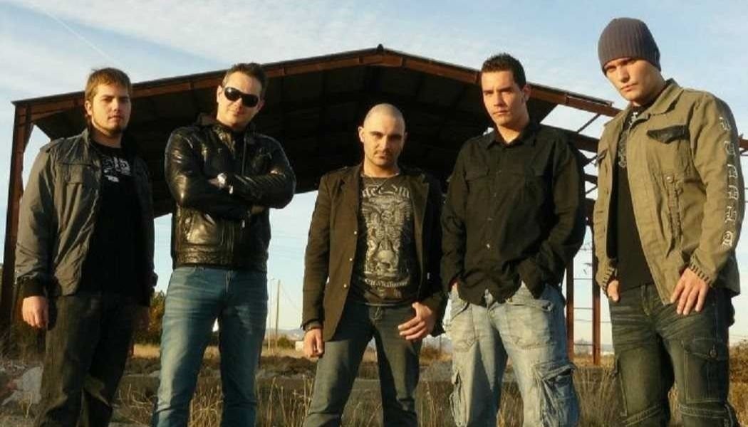 BE FOR YOU fichan por el sello italiano Volcano Records.