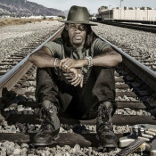 ERIC GALES «Middle Of The Road» (Provogue Records, 2017)